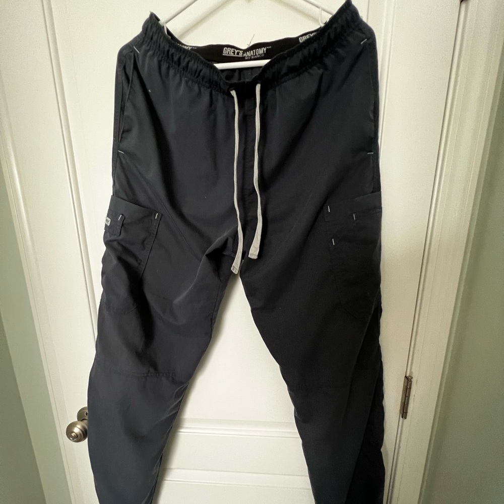 Greys Anatomy - grey cargo scrub pants - medium